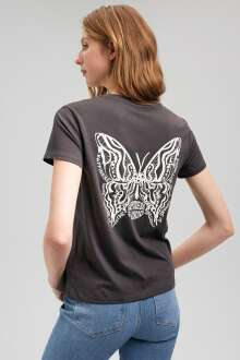 Mavi Kelebek Baskılı Grafik Kömür Kadın Tişört 1612210-70087 - Mavi (1)