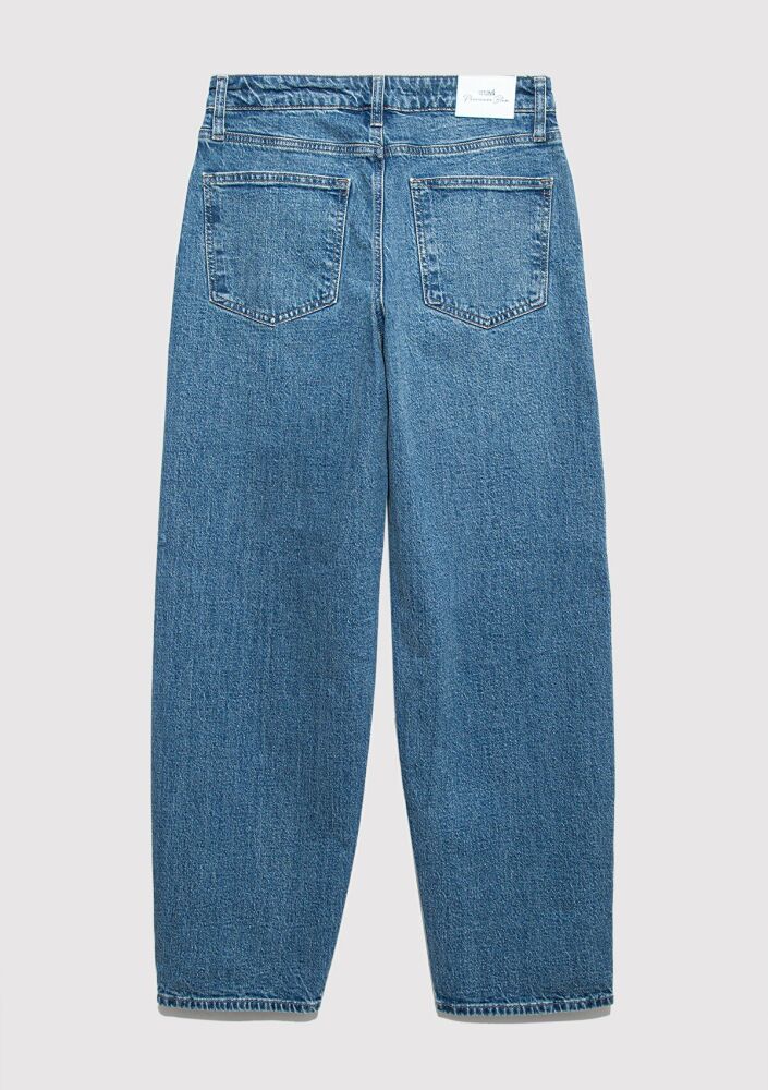 Mavi Leila Premium Blue Gölgeli Koyu Mavi Baggy Daralan Paça Kadın Jean Pantolon 1010600-A1572 (1)