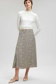 Mavi Yırtmaç Desenli Kadın Etek 1310358-86673 - Mavi (1)