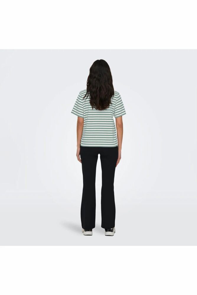 Only Lıvvına Çizgili Regular Fit Kadın Tişört 15272227 (1)